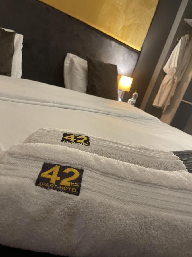42 อพาร์ท โฮเทล Hotel สกันโธรป ห้อง รูปภาพ