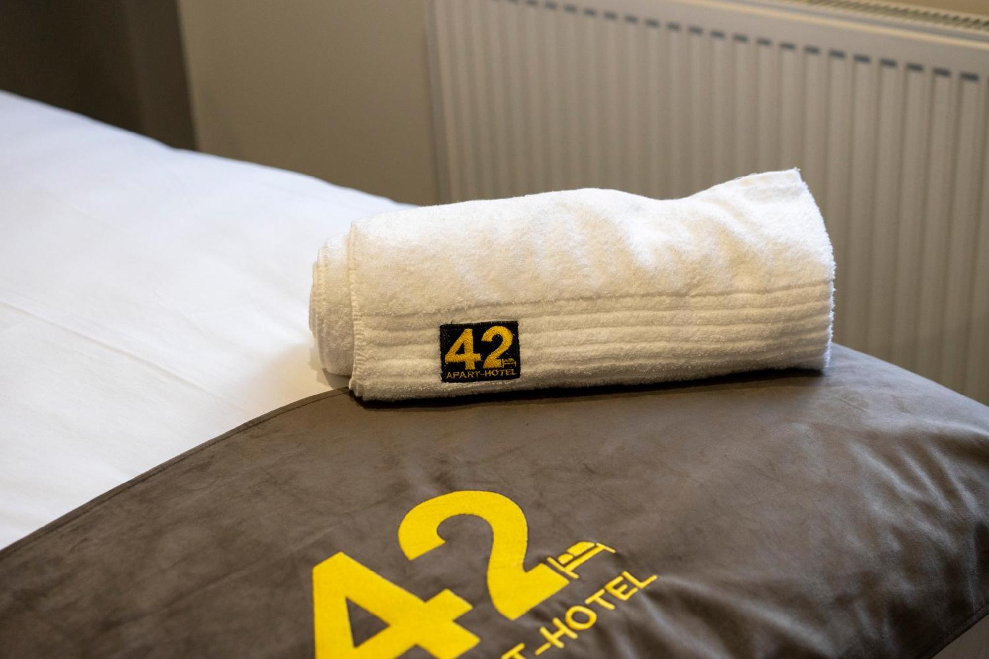 42 อพาร์ท โฮเทล Hotel สกันโธรป ห้อง รูปภาพ